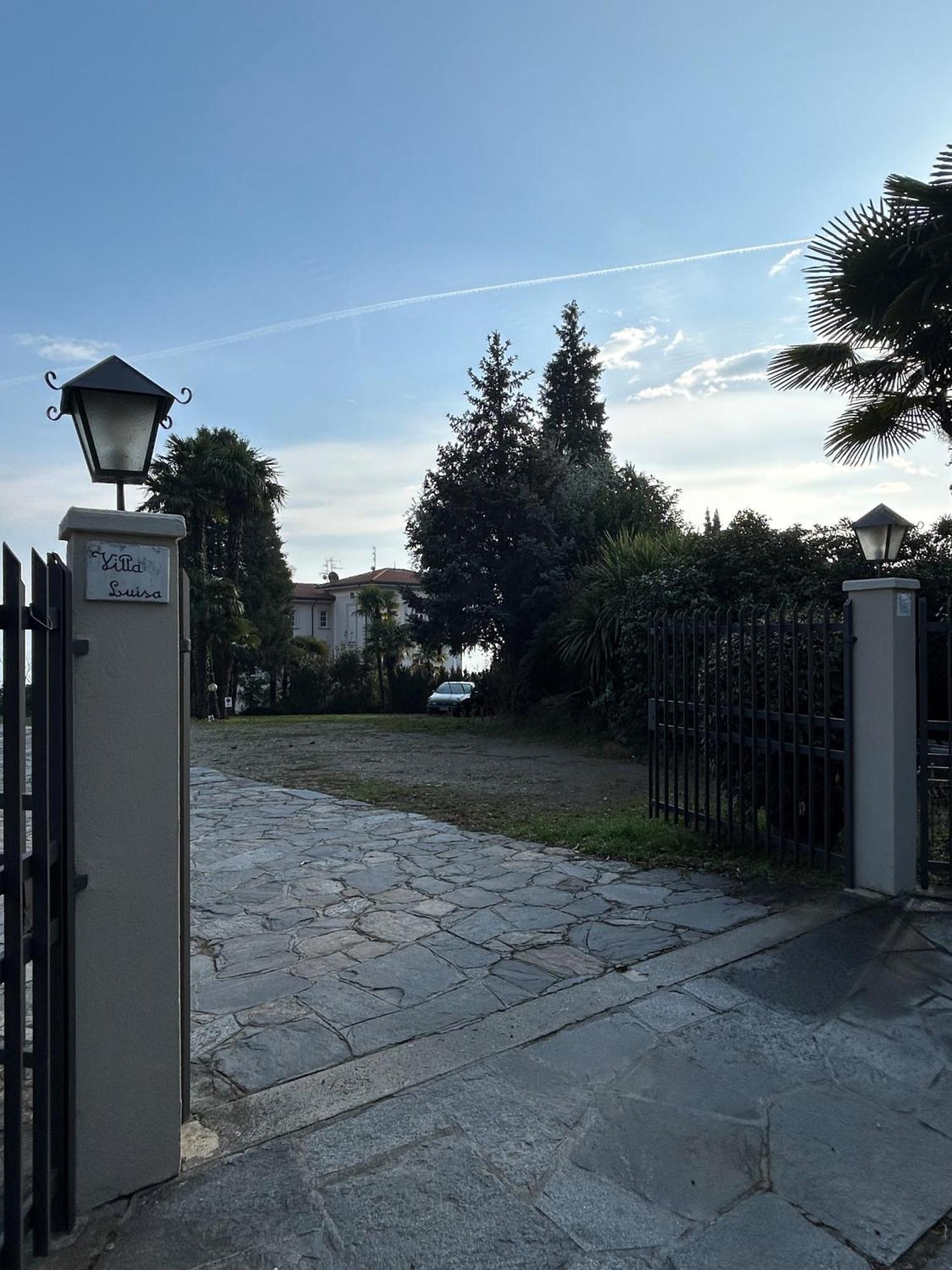 Residenza Dei Fiori Aparthotel Cannero Riviera Exterior photo