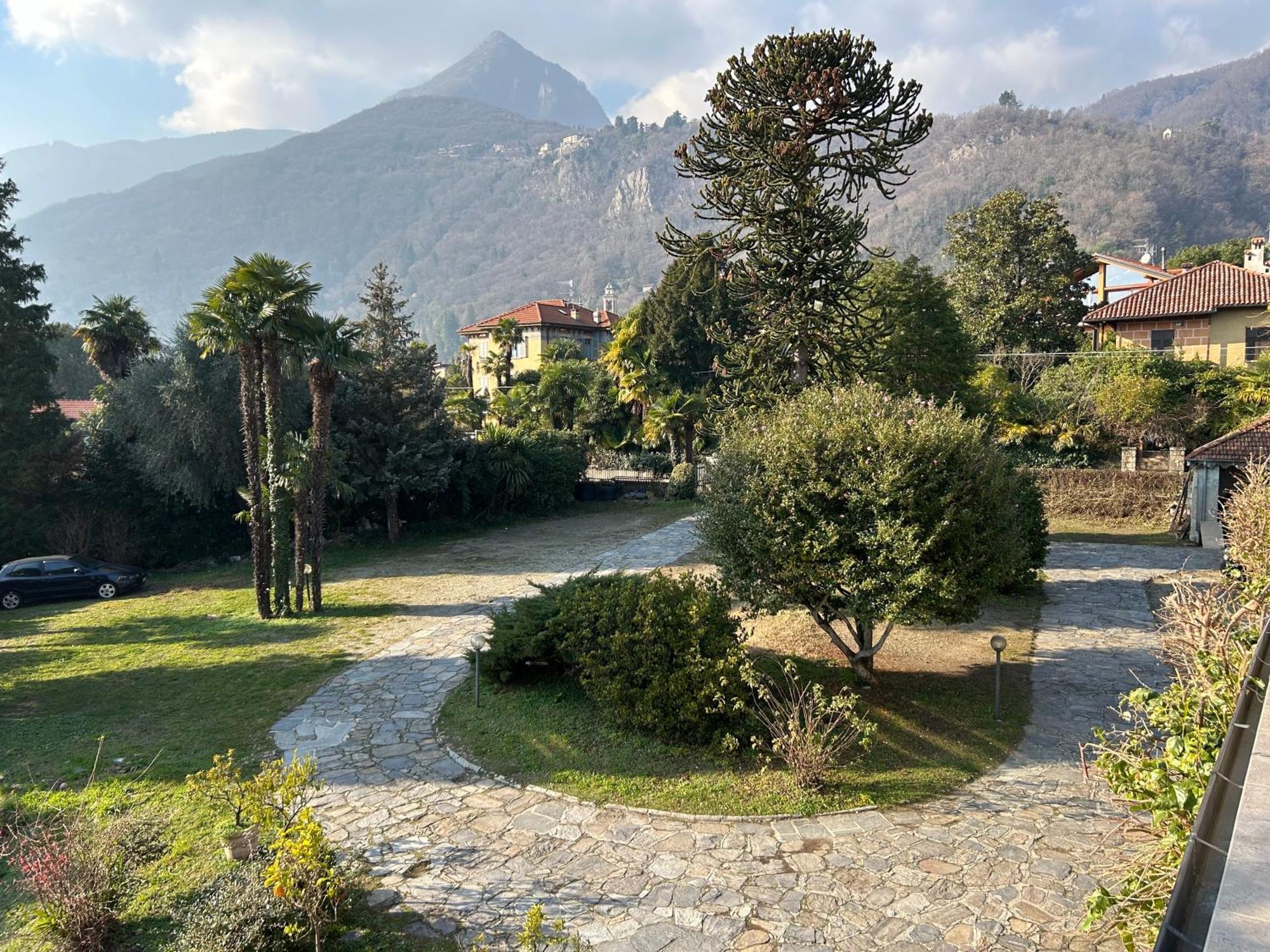 Residenza Dei Fiori Aparthotel Cannero Riviera Exterior photo