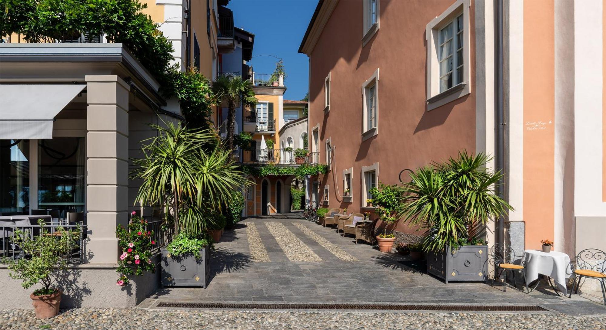 Residenza Dei Fiori Aparthotel Cannero Riviera Exterior photo