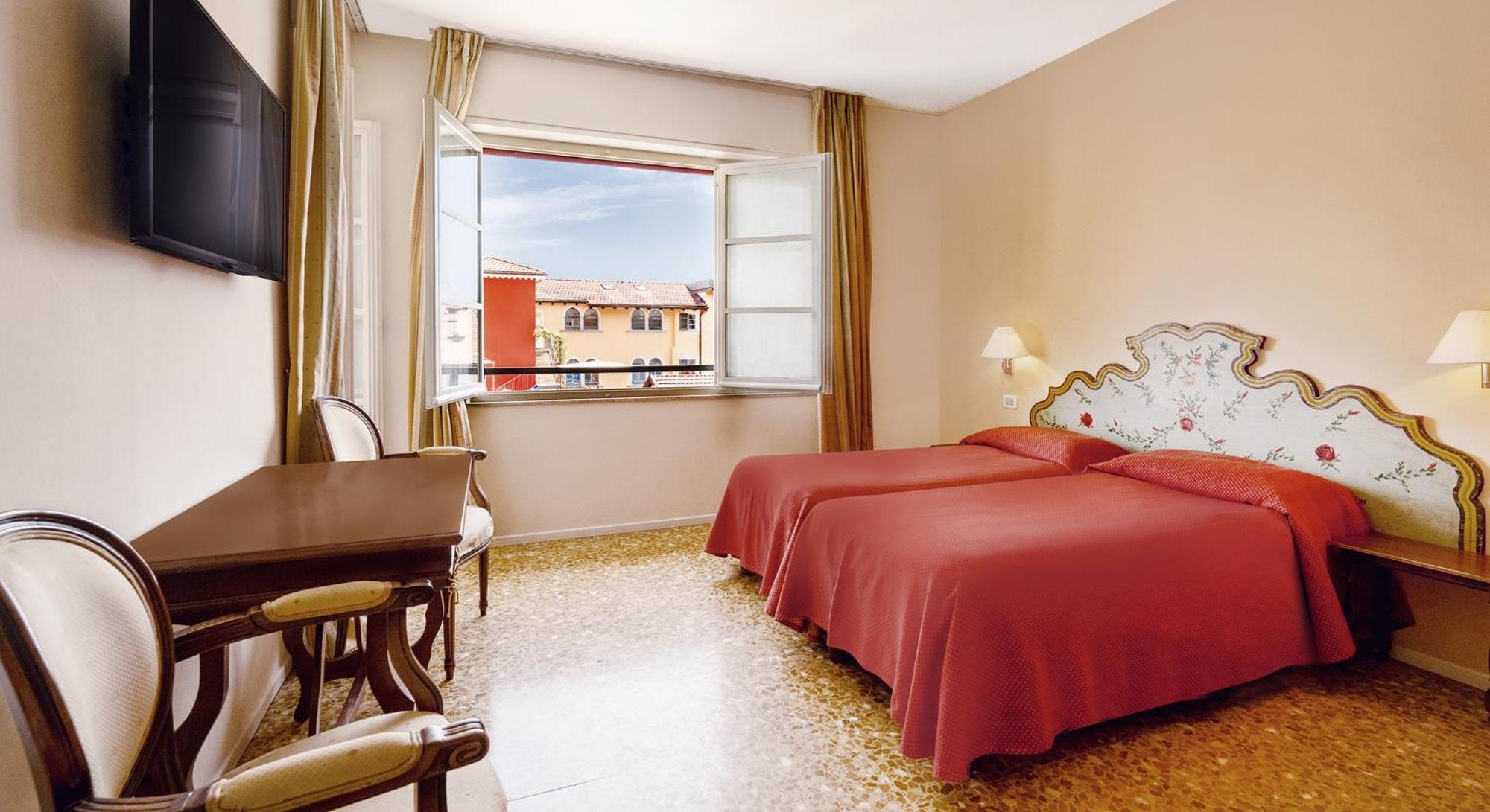 Residenza Dei Fiori Aparthotel Cannero Riviera Exterior photo
