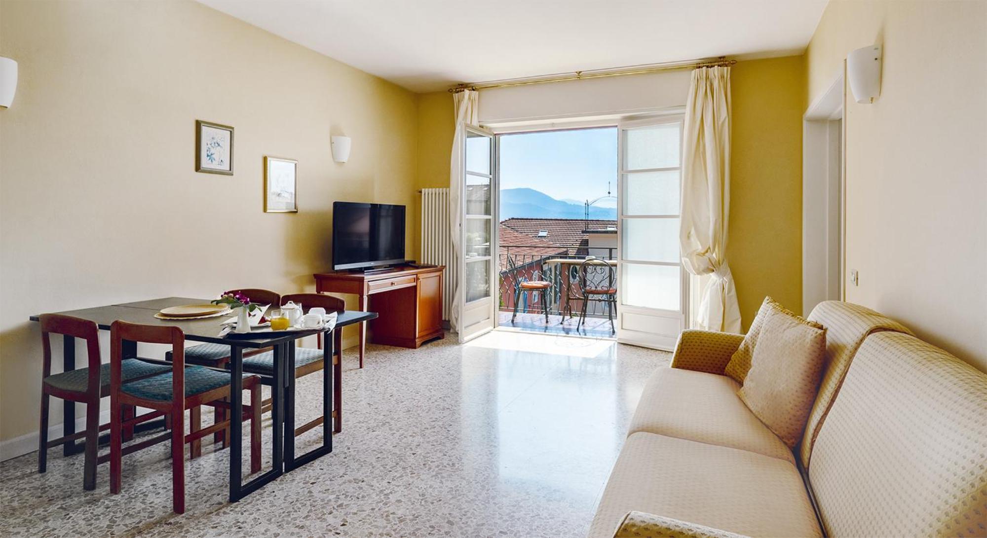 Residenza Dei Fiori Aparthotel Cannero Riviera Exterior photo