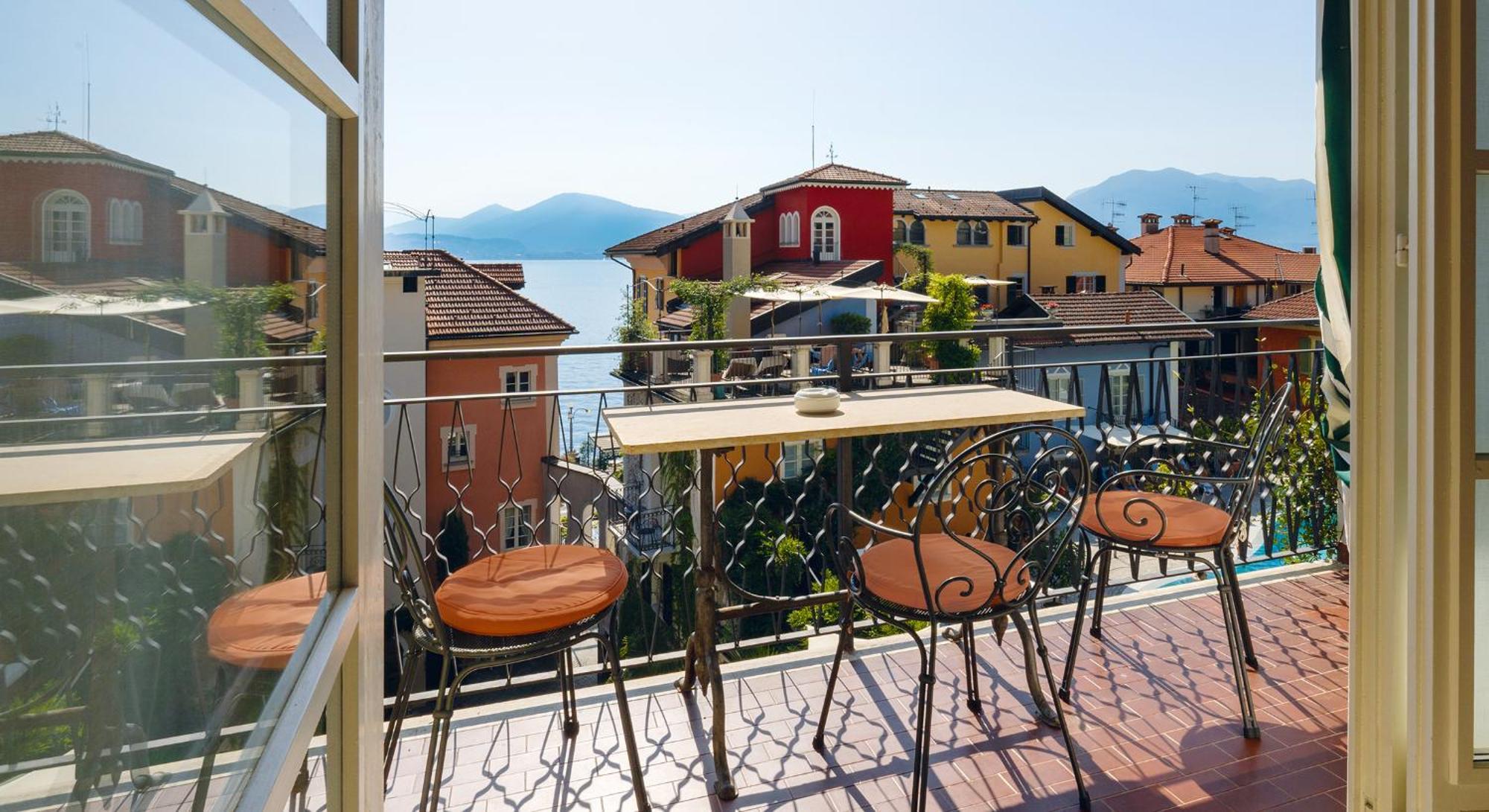 Residenza Dei Fiori Aparthotel Cannero Riviera Exterior photo