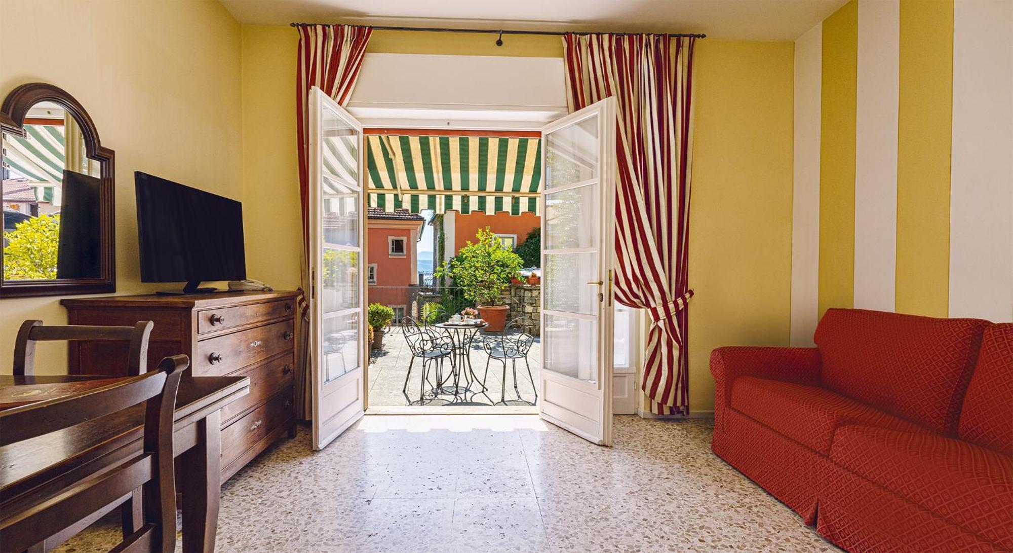 Residenza Dei Fiori Aparthotel Cannero Riviera Exterior photo