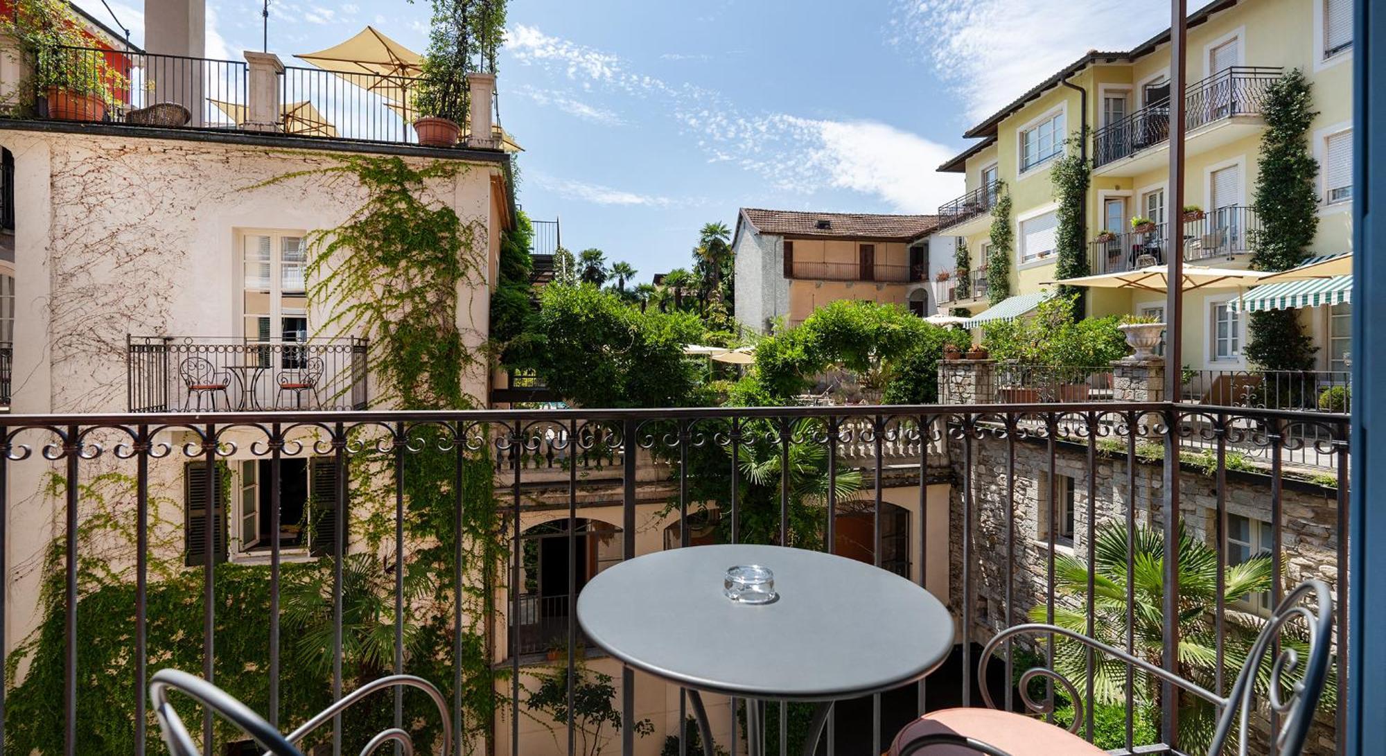 Residenza Dei Fiori Aparthotel Cannero Riviera Exterior photo